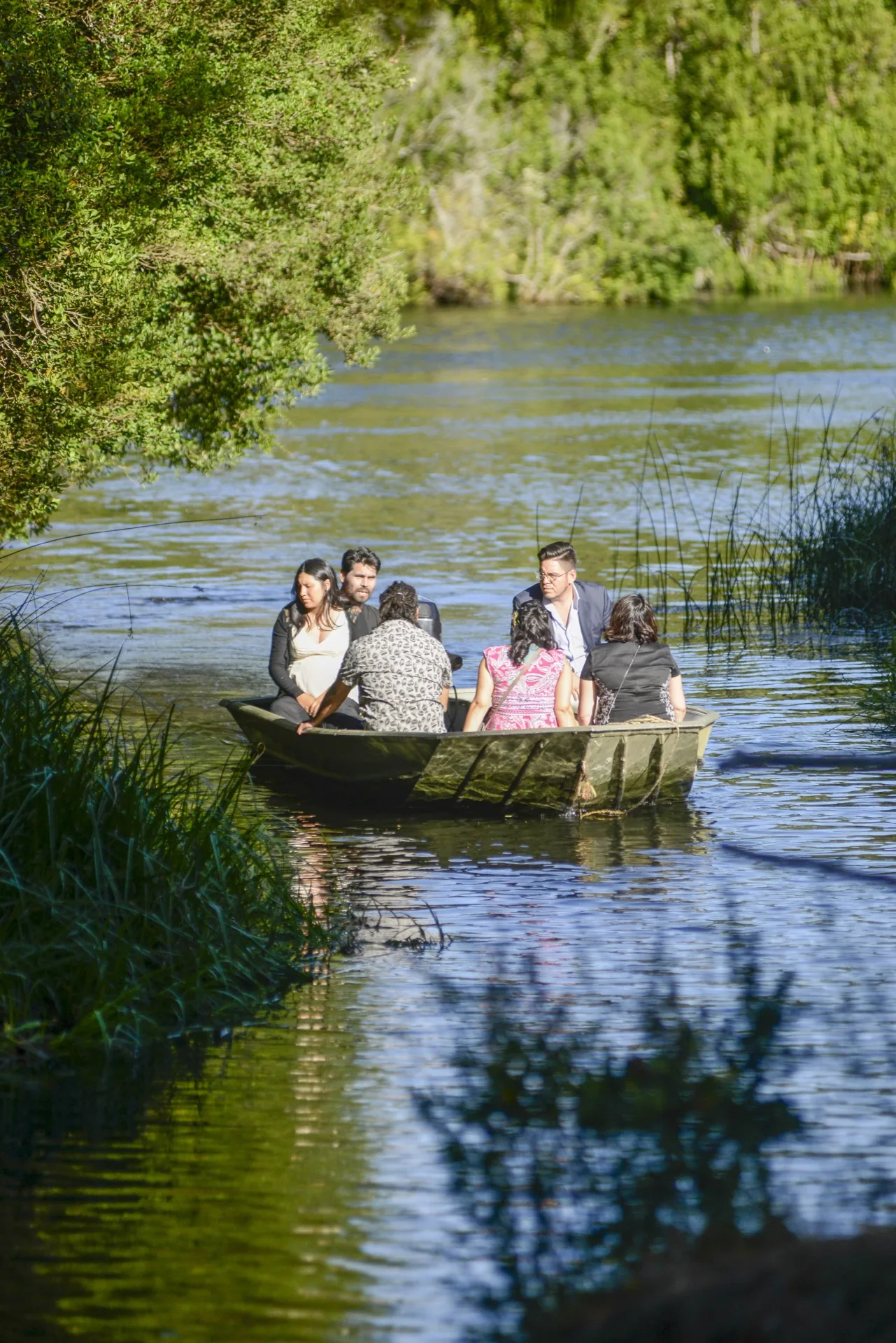Paseo en bote por el Río Maullín en el Fundo Santa Inés